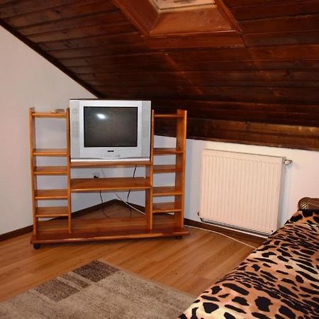 Rustic & Romantic Apartment Brașov Exterior foto